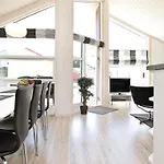 Private Sanctuary With Internal Sauna Feriehus